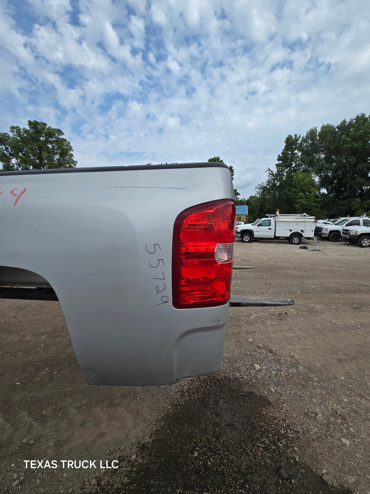 2007-2013 Chevrolet Silverado 1500 2500 3500 HD 6' 6" Short Truck Bed - Silver