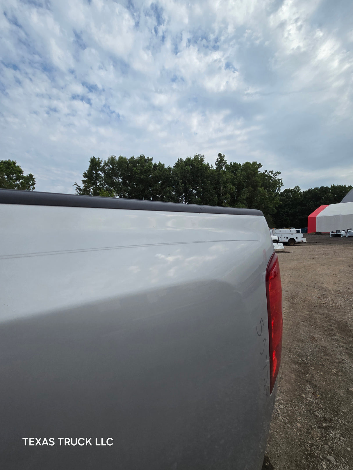 2007-2013 Chevrolet Silverado 1500 2500 3500 HD 6' 6" Short Truck Bed - Silver