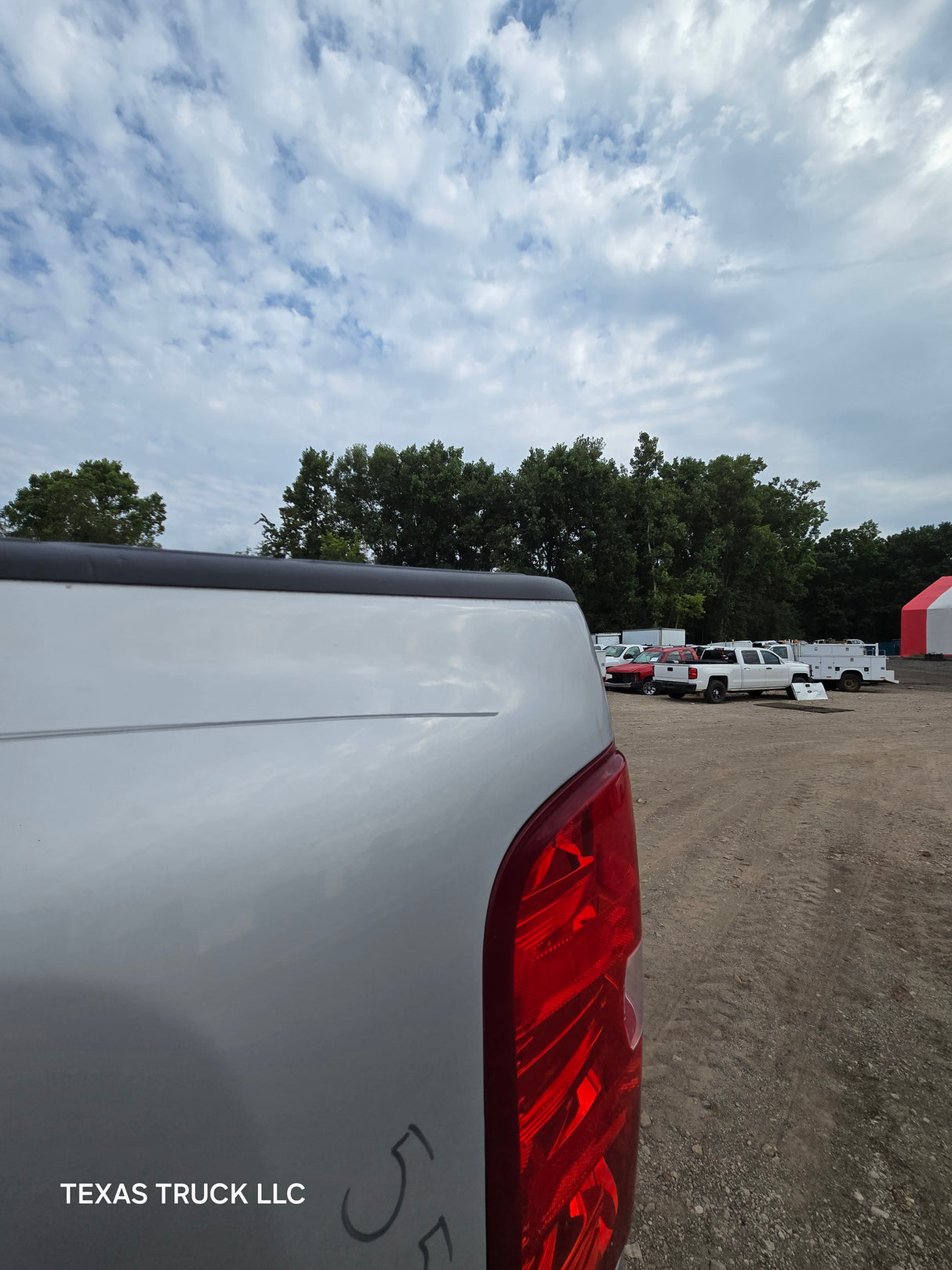 2007-2013 Chevrolet Silverado 1500 2500 3500 HD 6' 6" Short Truck Bed - Silver