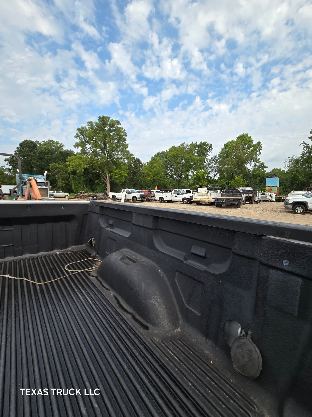 2007-2013 Chevrolet Silverado 1500 2500 3500 HD 6' 6" Short Truck Bed - Silver