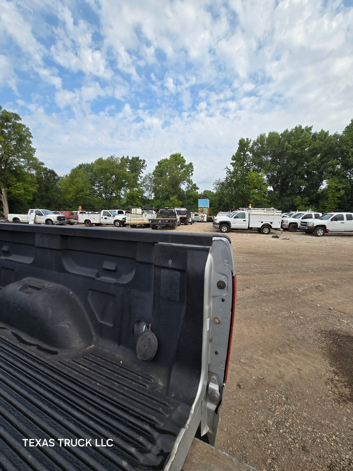 2007-2013 Chevrolet Silverado 1500 2500 3500 HD 6' 6" Short Truck Bed - Silver