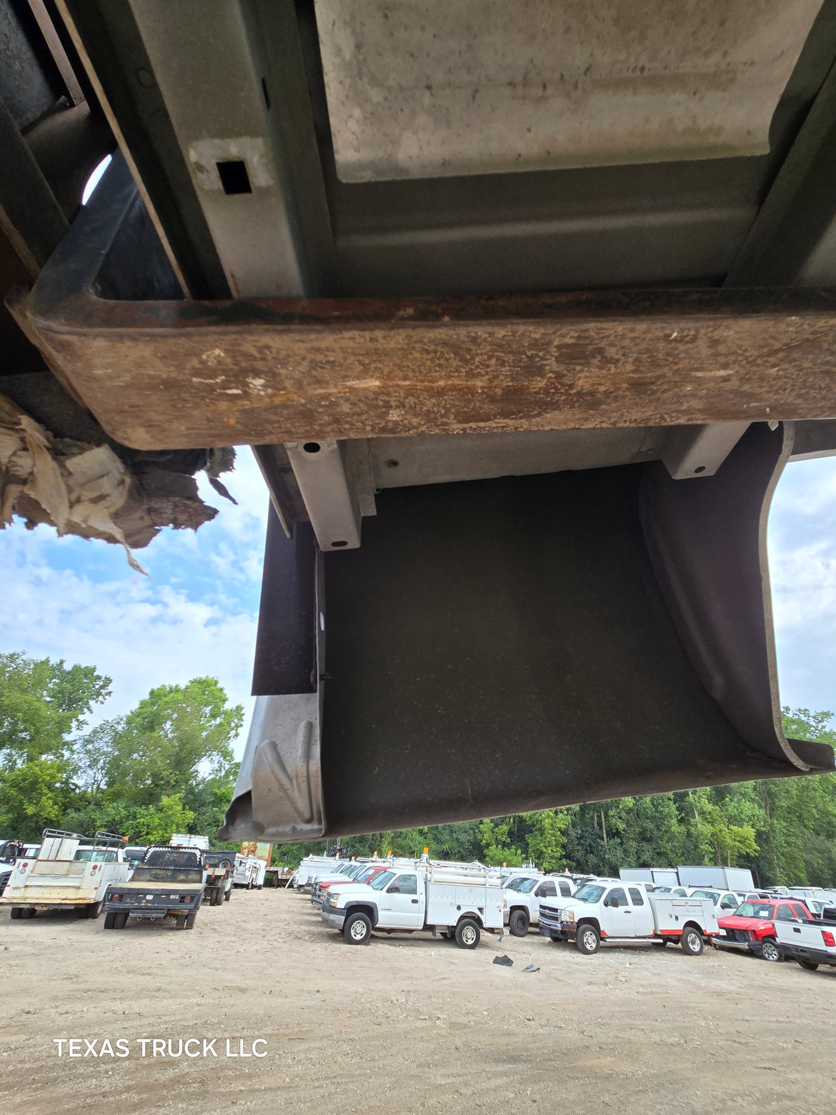 2007-2013 Chevrolet Silverado 1500 2500 3500 HD 6' 6" Short Truck Bed - Silver
