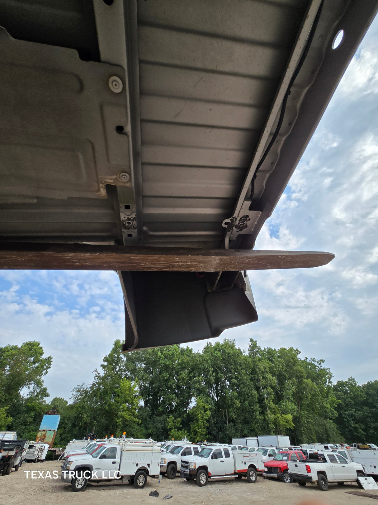 2007-2013 Chevrolet Silverado 1500 2500 3500 HD 6' 6" Short Truck Bed - Silver