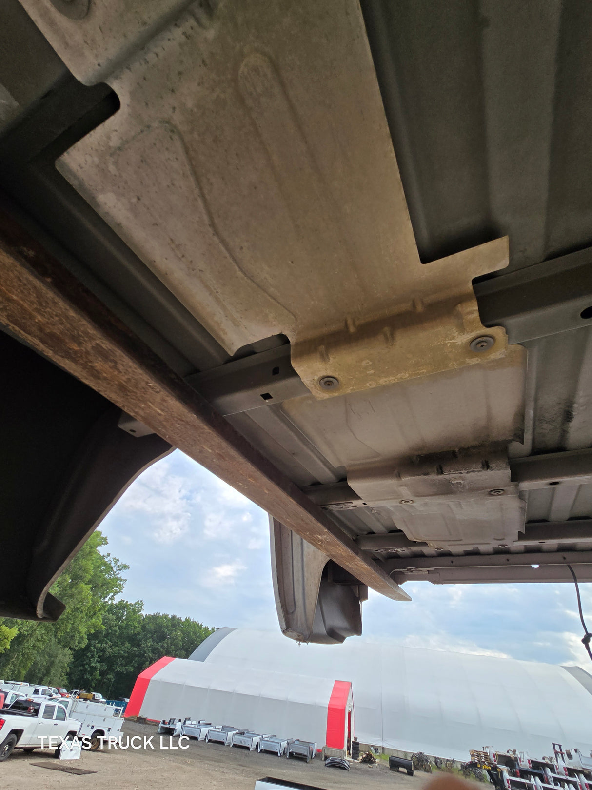 2007-2013 Chevrolet Silverado 1500 2500 3500 HD 6' 6" Short Truck Bed - Silver