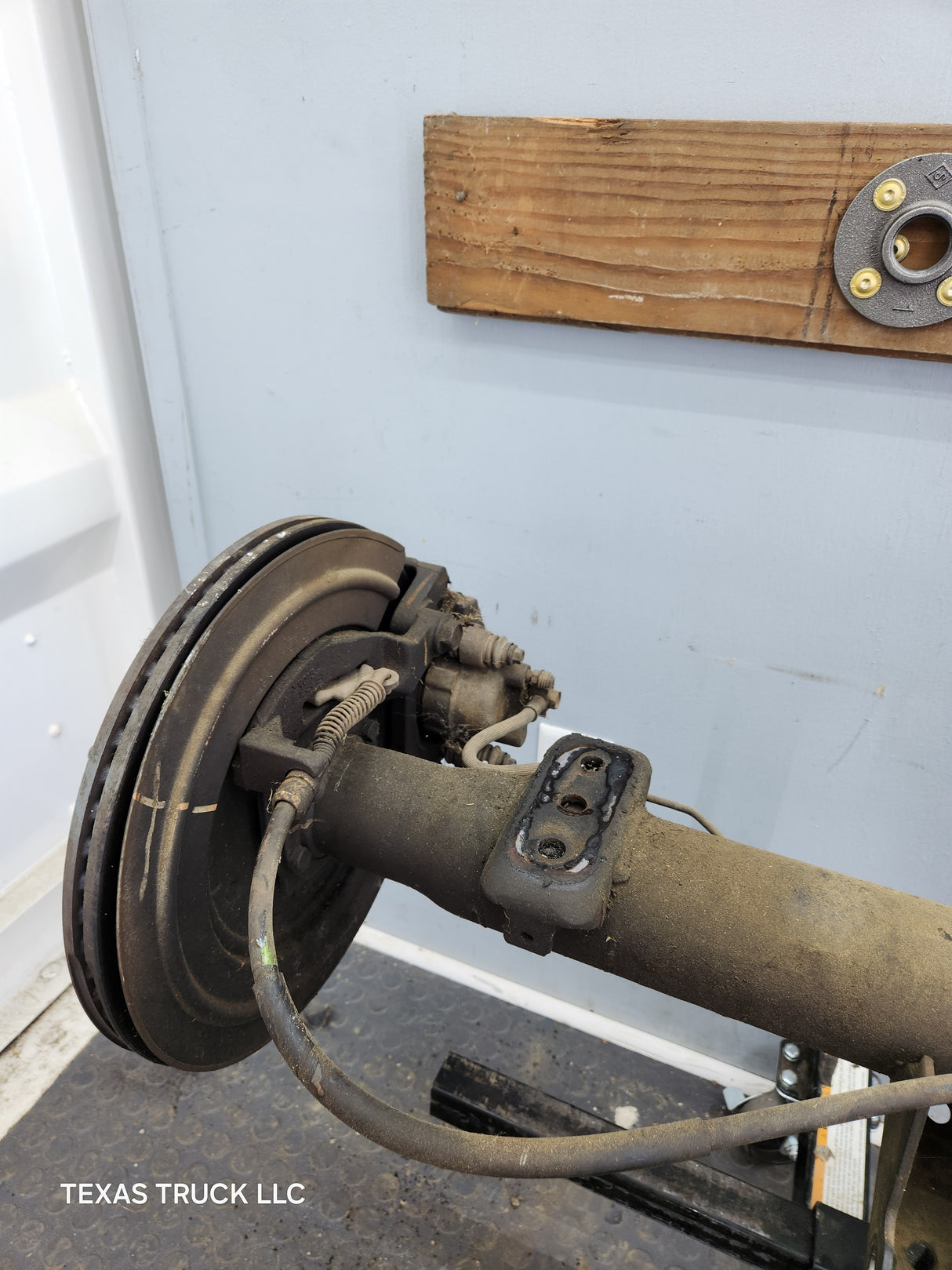 2002-2005 Dodge Ram 1500 Rear Axle 3.55 Gear Ratio 9.25 3rd Gen