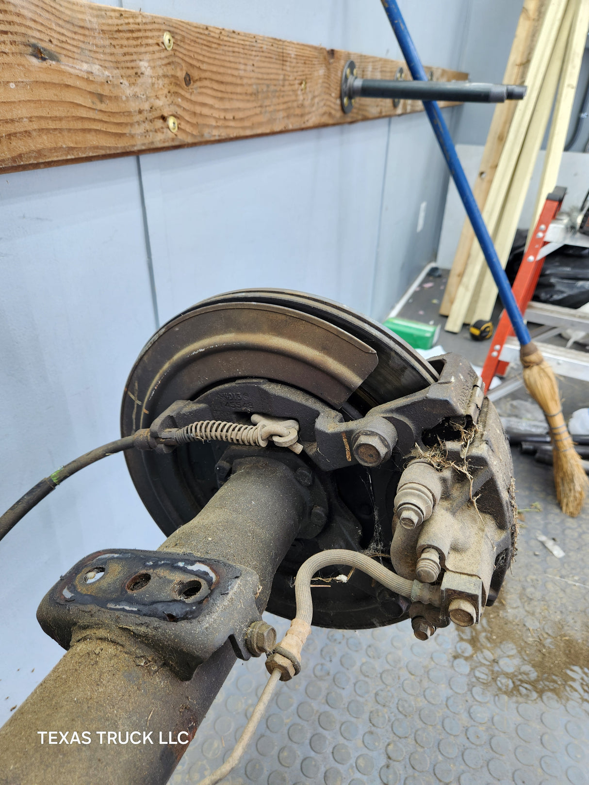 2002-2005 Dodge Ram 1500 Rear Axle 3.55 Gear Ratio 9.25 3rd Gen