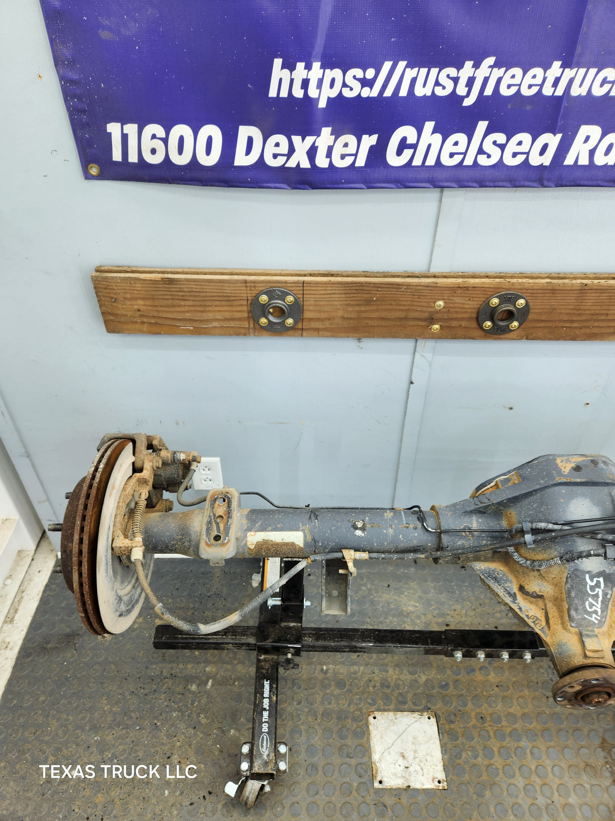 2002-2005 Dodge Ram 1500 Rear Axle 3.92 Gear Ratio 9.25 3rd Gen