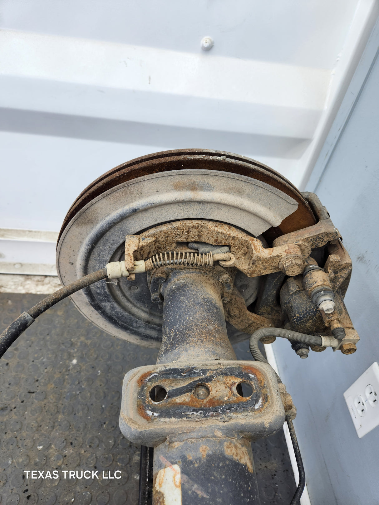 2002-2005 Dodge Ram 1500 Rear Axle 3.92 Gear Ratio 9.25 3rd Gen