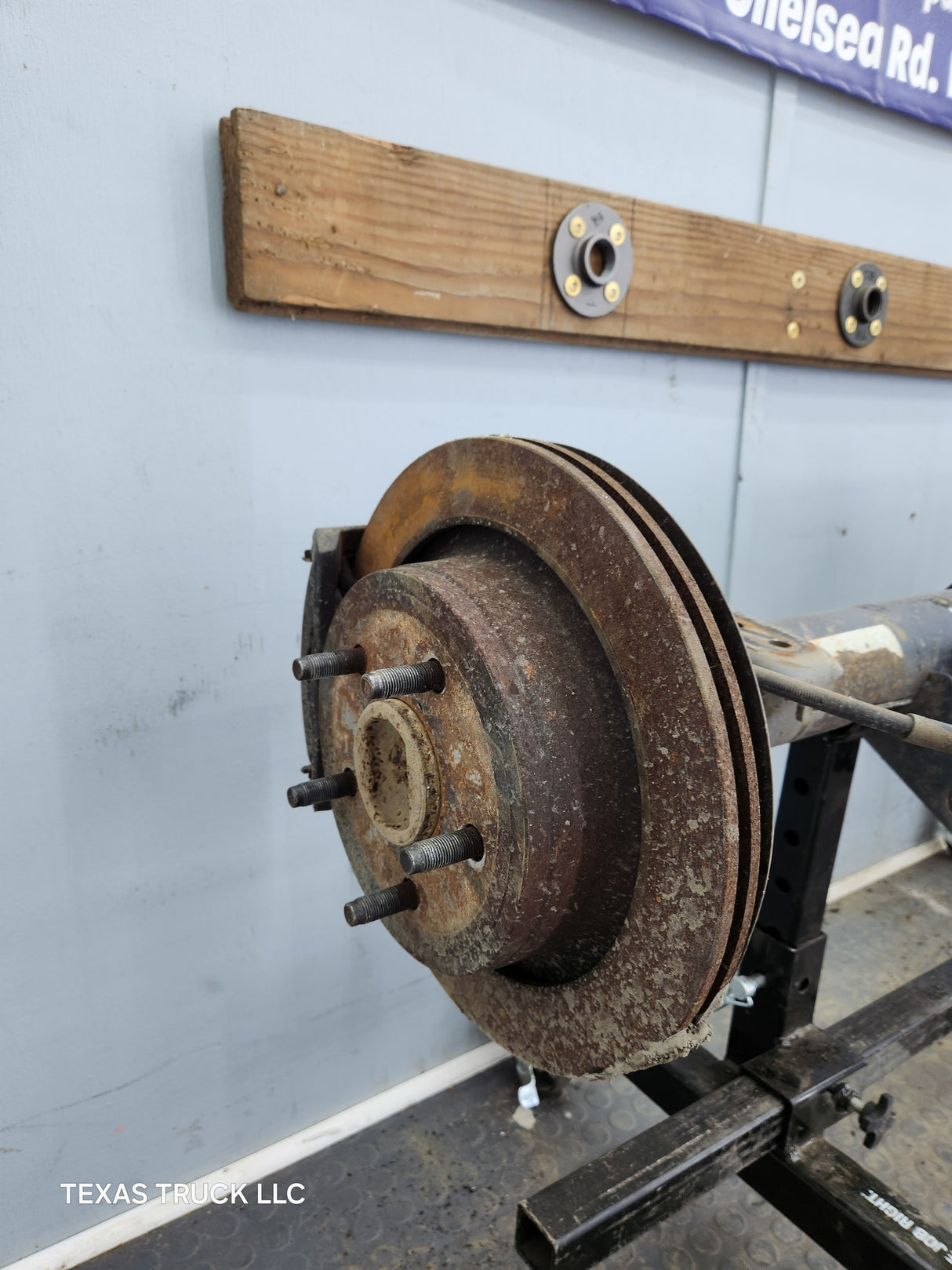 2002-2005 Dodge Ram 1500 Rear Axle 3.92 Gear Ratio 9.25 3rd Gen