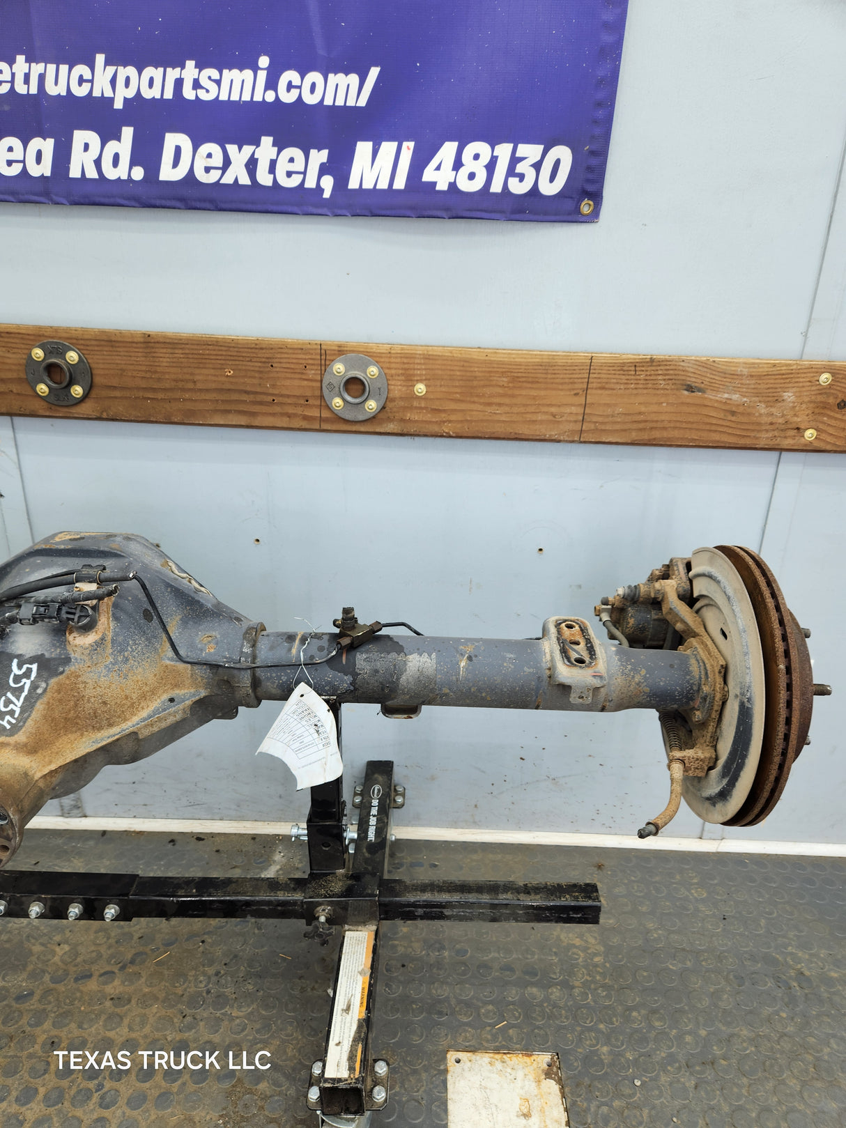 2002-2005 Dodge Ram 1500 Rear Axle 3.92 Gear Ratio 9.25 3rd Gen