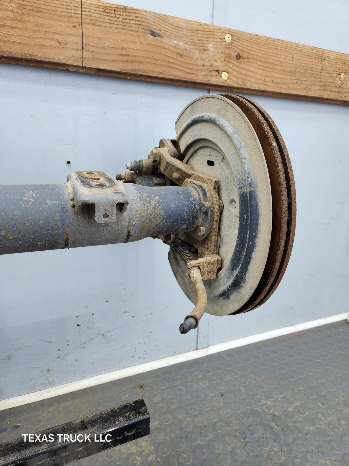 2002-2005 Dodge Ram 1500 Rear Axle 3.92 Gear Ratio 9.25 3rd Gen