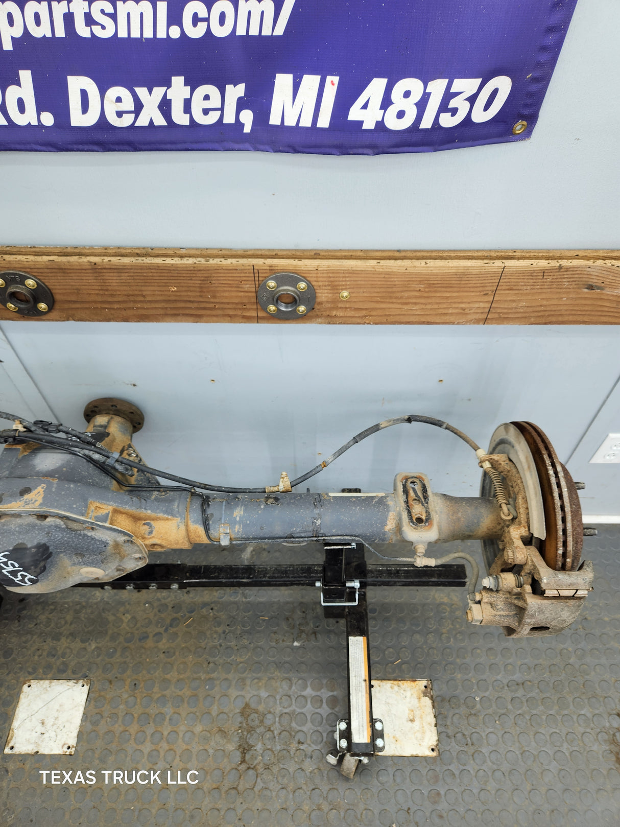 2002-2005 Dodge Ram 1500 Rear Axle 3.92 Gear Ratio 9.25 3rd Gen