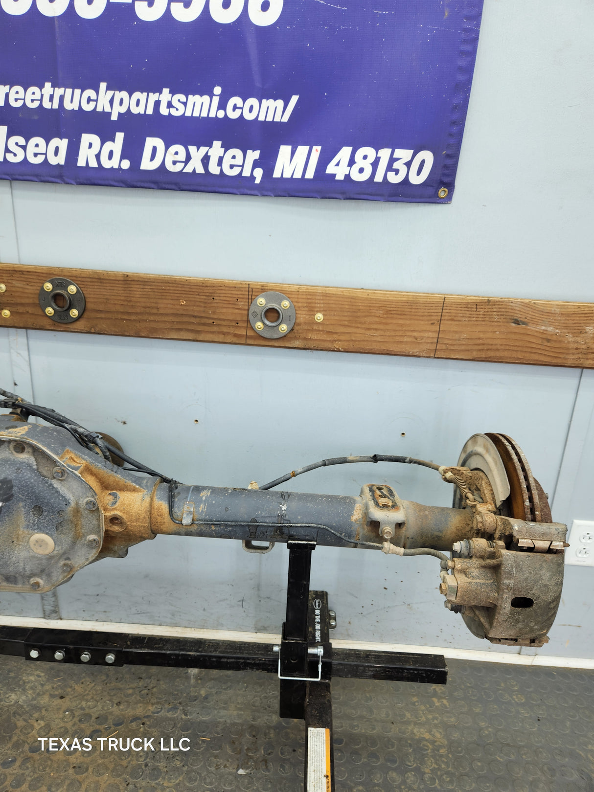 2002-2005 Dodge Ram 1500 Rear Axle 3.92 Gear Ratio 9.25 3rd Gen