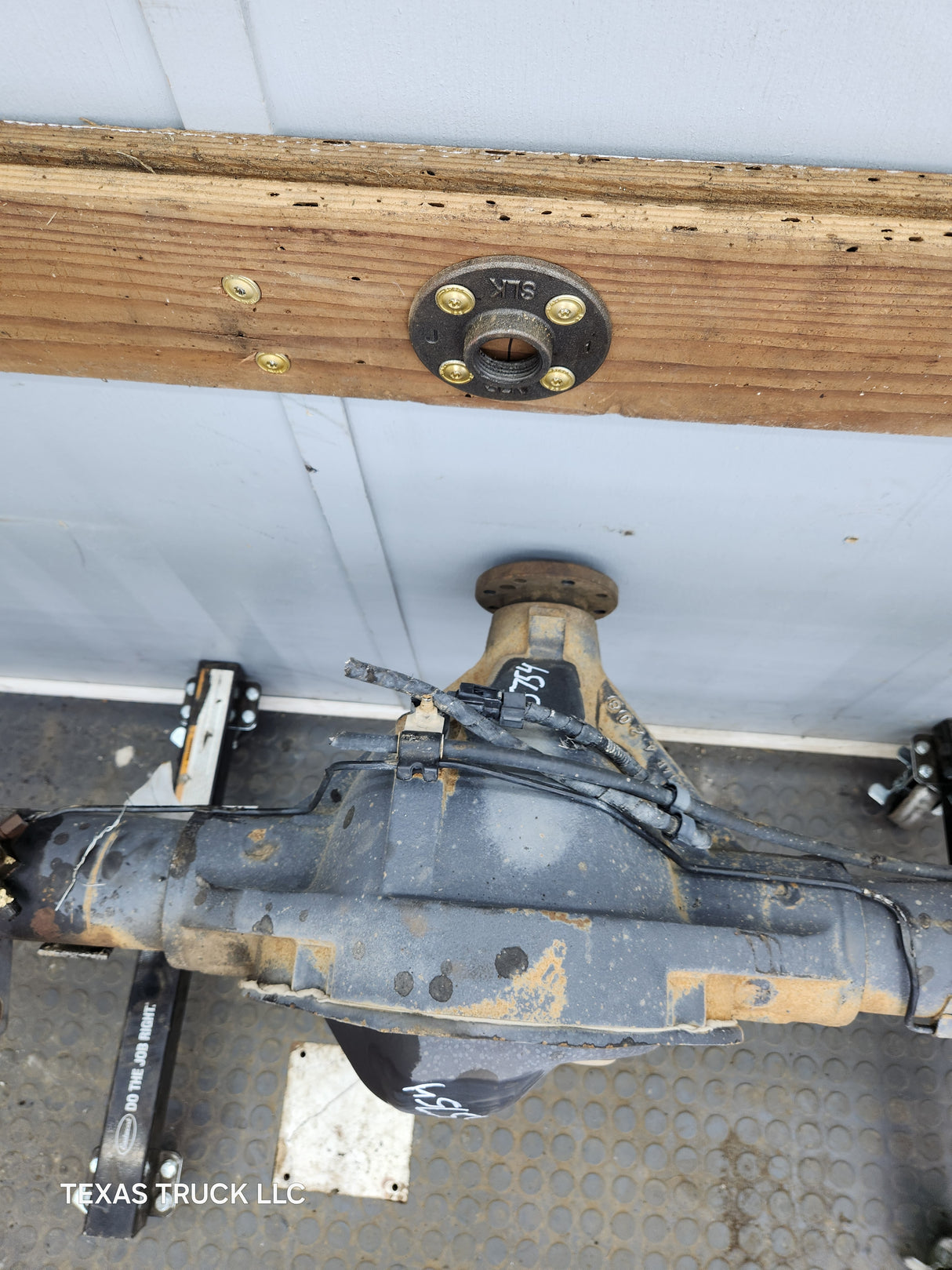 2002-2005 Dodge Ram 1500 Rear Axle 3.92 Gear Ratio 9.25 3rd Gen