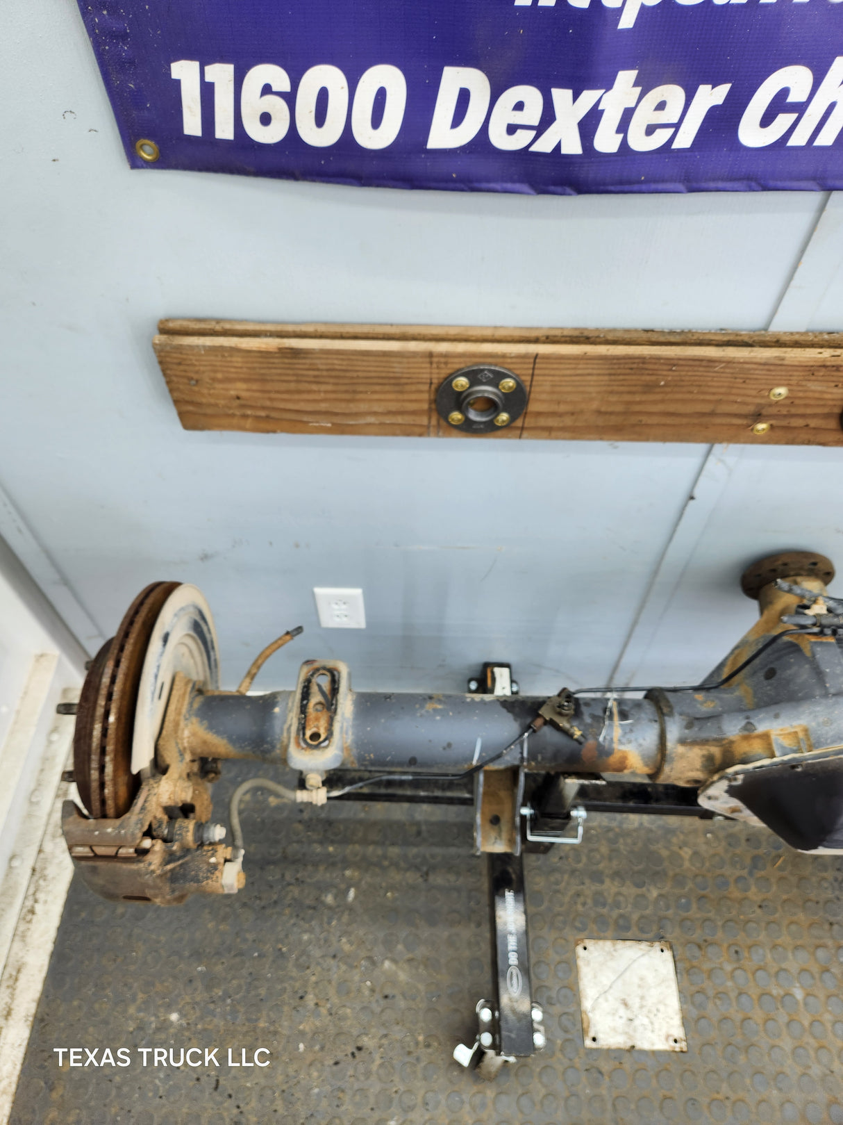 2002-2005 Dodge Ram 1500 Rear Axle 3.92 Gear Ratio 9.25 3rd Gen