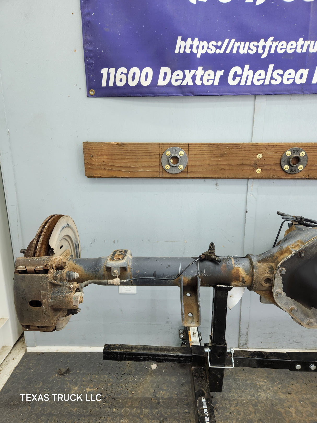 2002-2005 Dodge Ram 1500 Rear Axle 3.92 Gear Ratio 9.25 3rd Gen