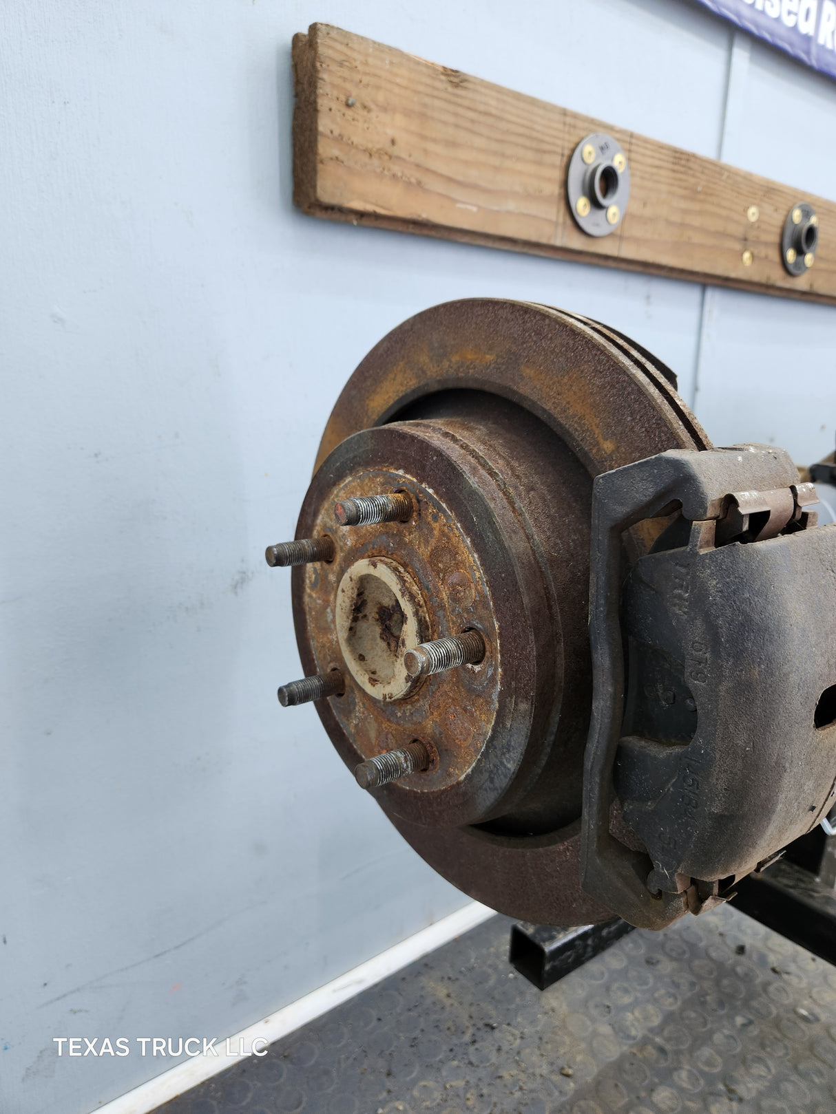 2002-2005 Dodge Ram 1500 Rear Axle 3.92 Gear Ratio 9.25 3rd Gen