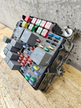 2003-2006 Chevrolet Silverado / GMC Sierra 1500 Engine Bay Fuse Box