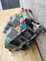 2003-2006 Chevrolet Silverado / GMC Sierra 1500 Engine Bay Fuse Box