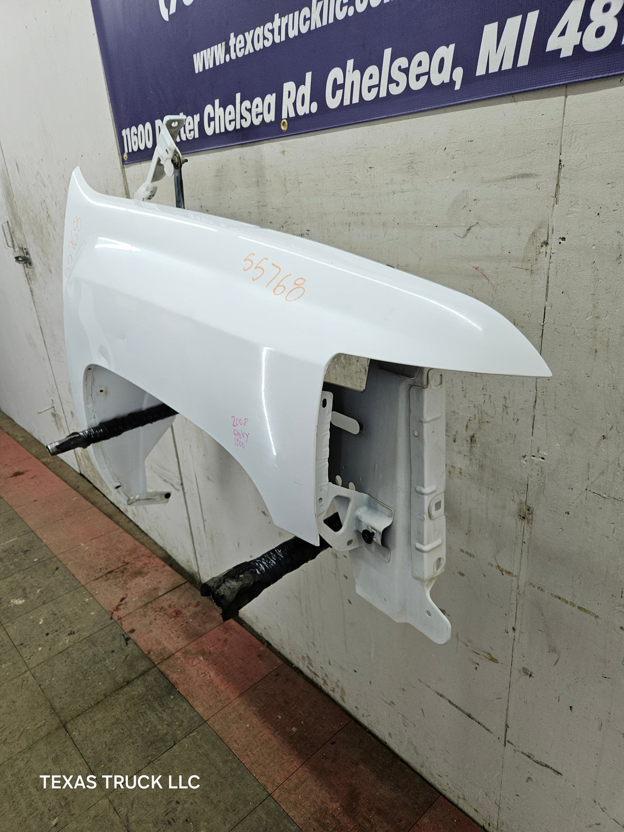 2007-2013 Chevrolet Silverado Passenger Side Front RH Fender 1500 2500 3500 HD - White