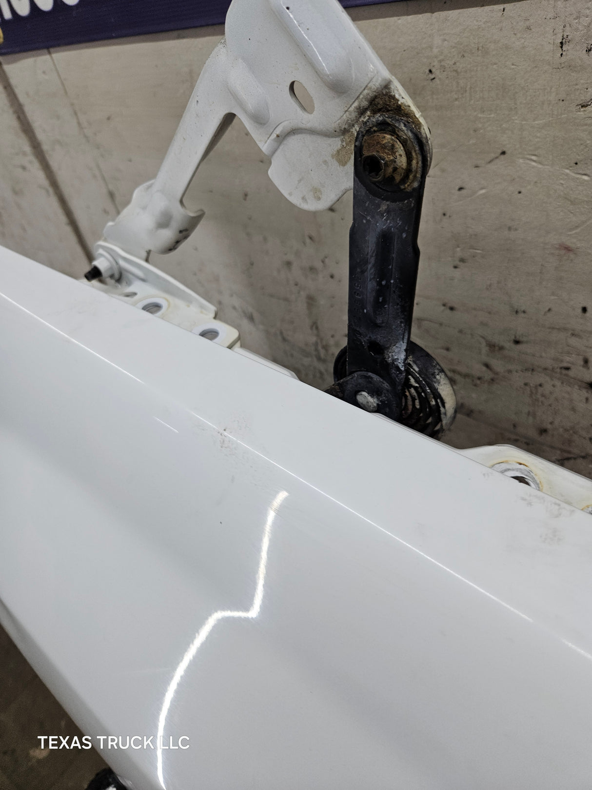 2007-2013 Chevrolet Silverado Passenger Side Front RH Fender 1500 2500 3500 HD - White