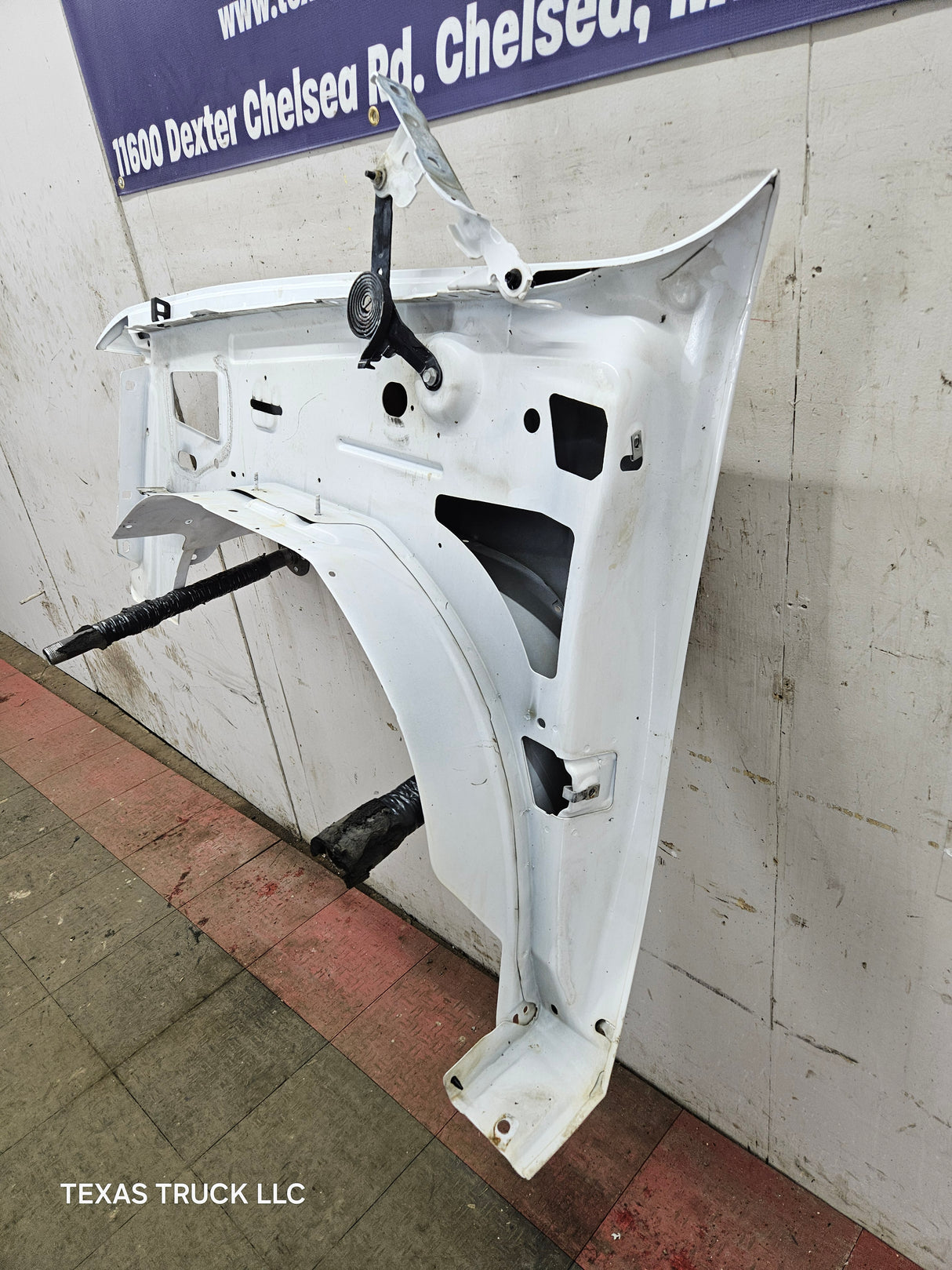 2007-2013 Chevrolet Silverado Passenger Side Front RH Fender 1500 2500 3500 HD - White