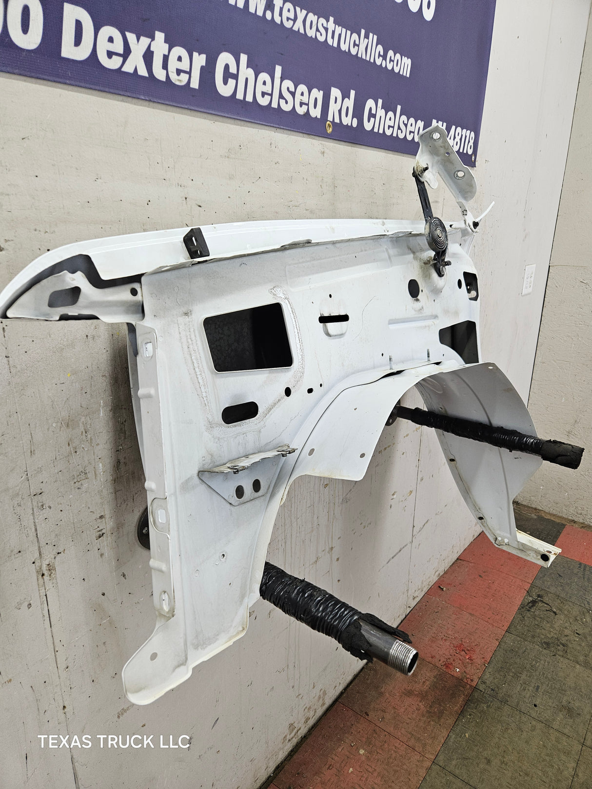 2007-2013 Chevrolet Silverado Passenger Side Front RH Fender 1500 2500 3500 HD - White