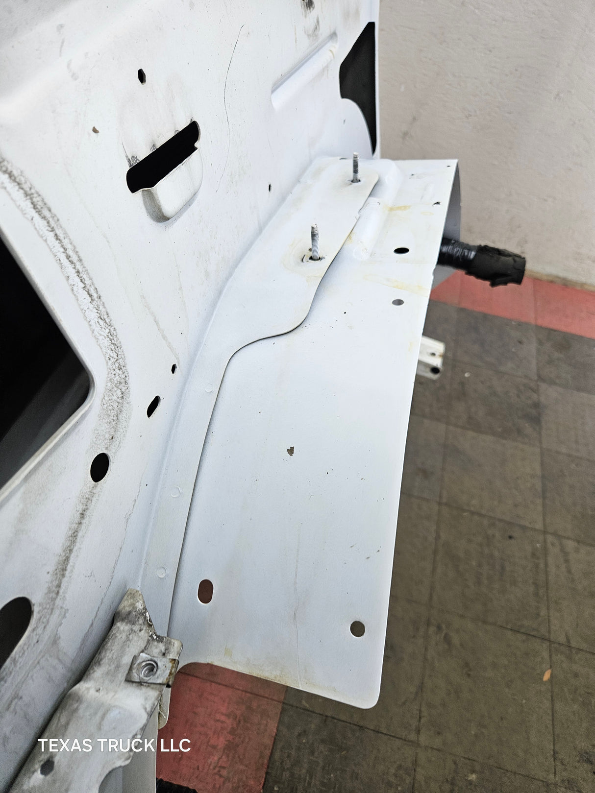 2007-2013 Chevrolet Silverado Passenger Side Front RH Fender 1500 2500 3500 HD - White