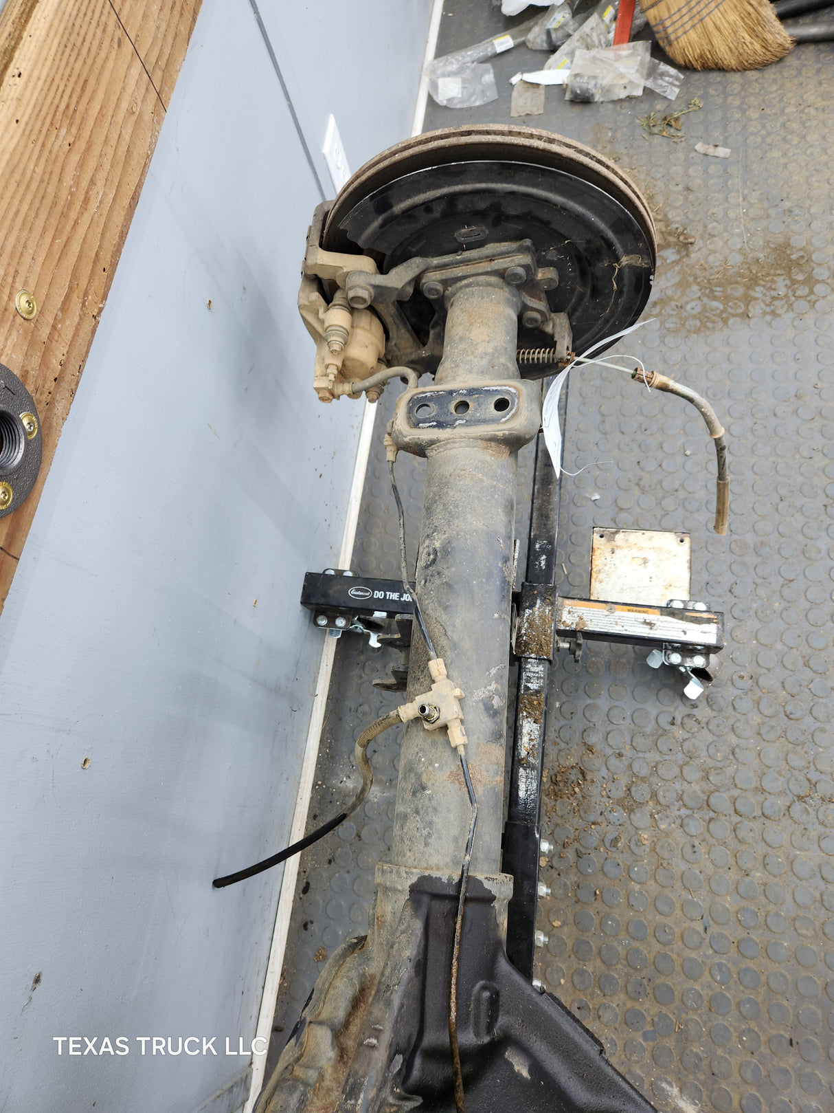 2006-2008 Dodge Ram 1500 Rear Axle 3.92 Gear Ratio 3rd Gen