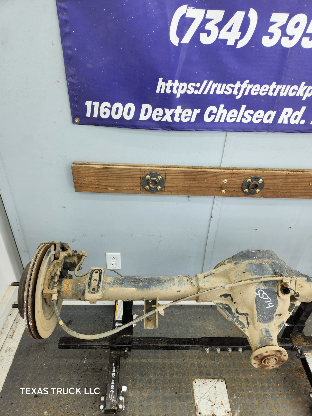 2002-2005 Dodge Ram 1500 Rear Axle 3.55 Gear Ratio 9.25 3rd Gen