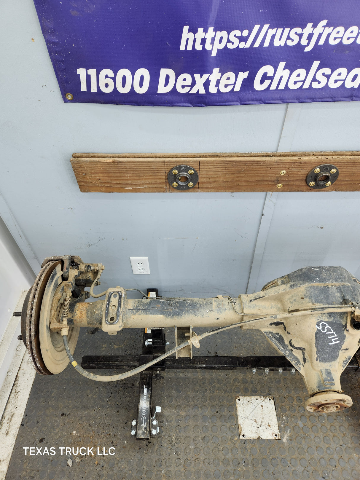 2002-2005 Dodge Ram 1500 Rear Axle 3.55 Gear Ratio 9.25 3rd Gen