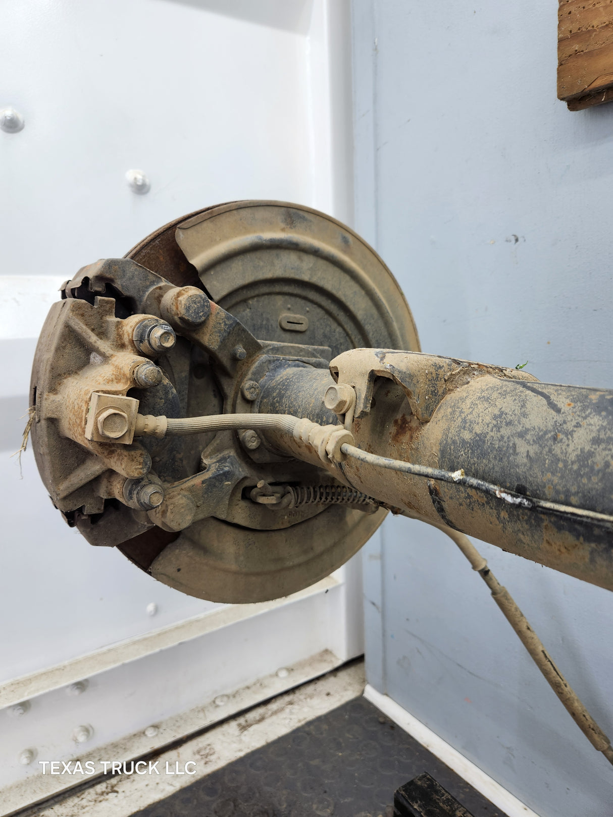 2002-2005 Dodge Ram 1500 Rear Axle 3.55 Gear Ratio 9.25 3rd Gen