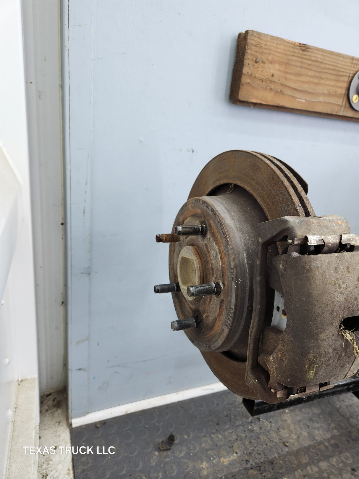 2002-2005 Dodge Ram 1500 Rear Axle 3.55 Gear Ratio 9.25 3rd Gen