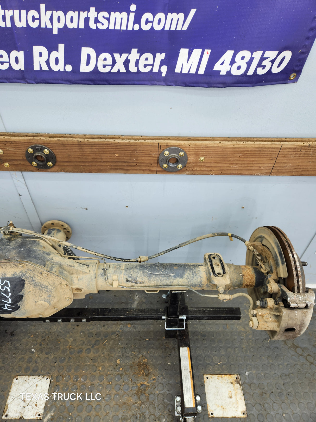 2002-2005 Dodge Ram 1500 Rear Axle 3.55 Gear Ratio 9.25 3rd Gen