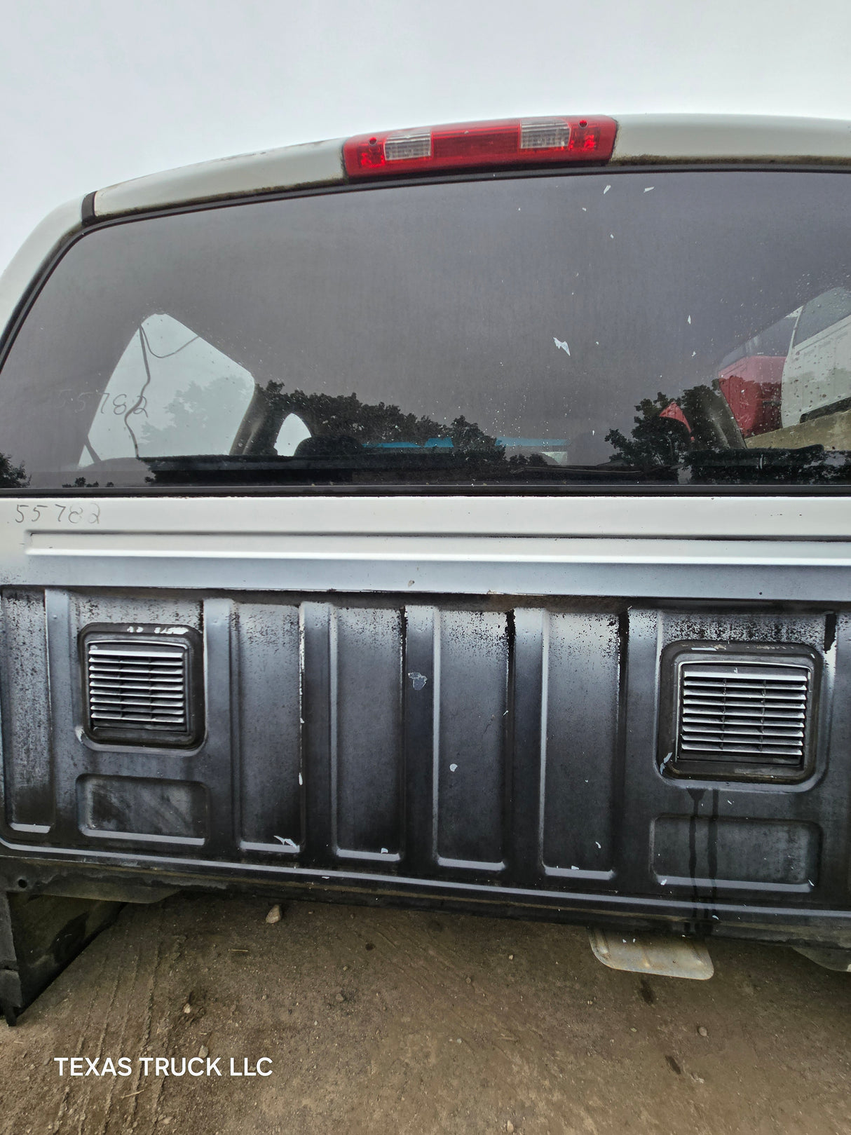 2003-2008 Dodge Ram 1500 2500 3500 4500 5500 3rd Gen Crew/Quad Cab - Black/White