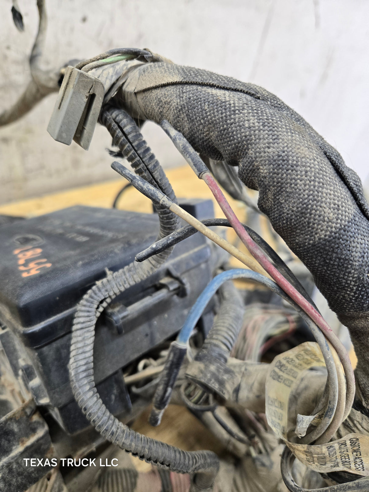 1999-2001 Ford Super Duty Excursion Engine bay wiring harness Cab side F250 F350 F450 F550