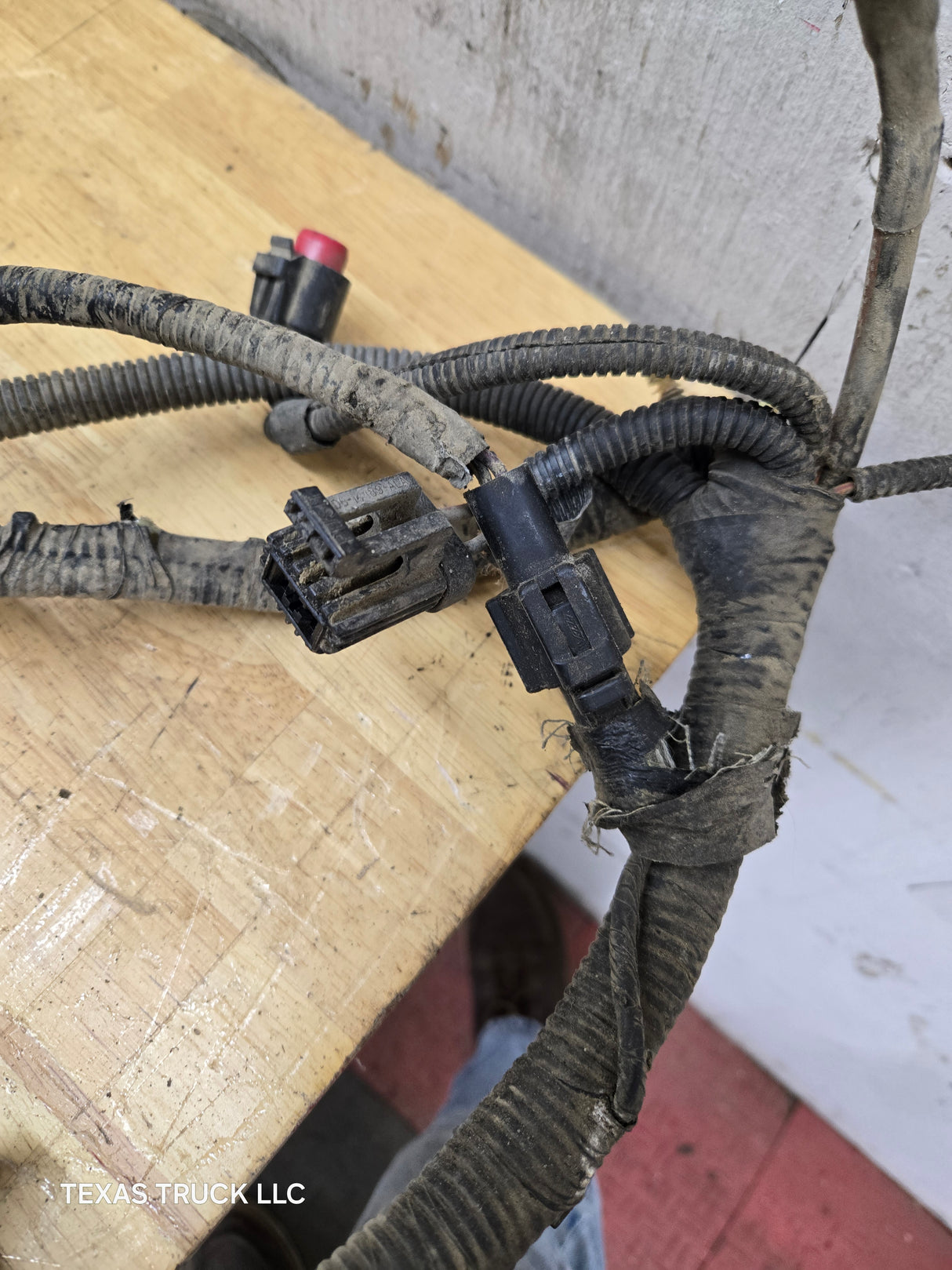 1999-2001 Ford Super Duty Excursion Engine bay wiring harness Cab side F250 F350 F450 F550