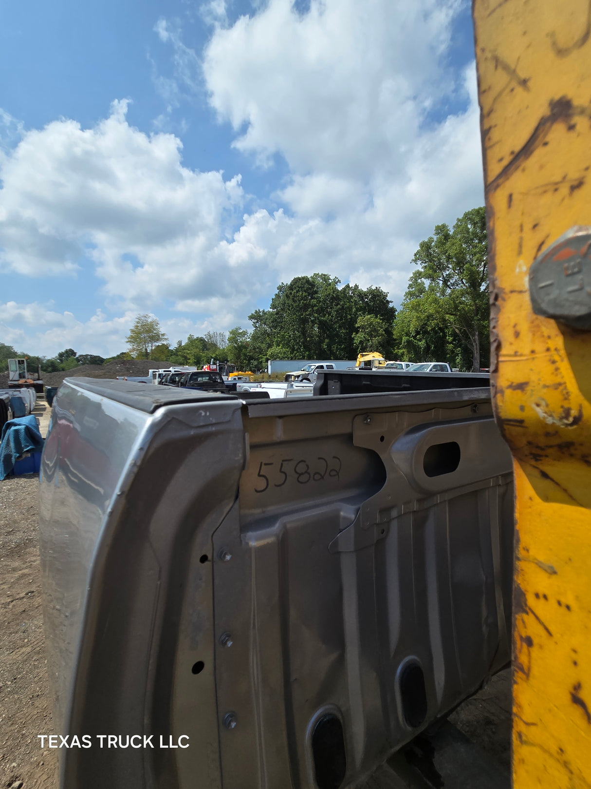 2007-2013 Toyota Tundra 6' 6" Short Truck Bed - Silver