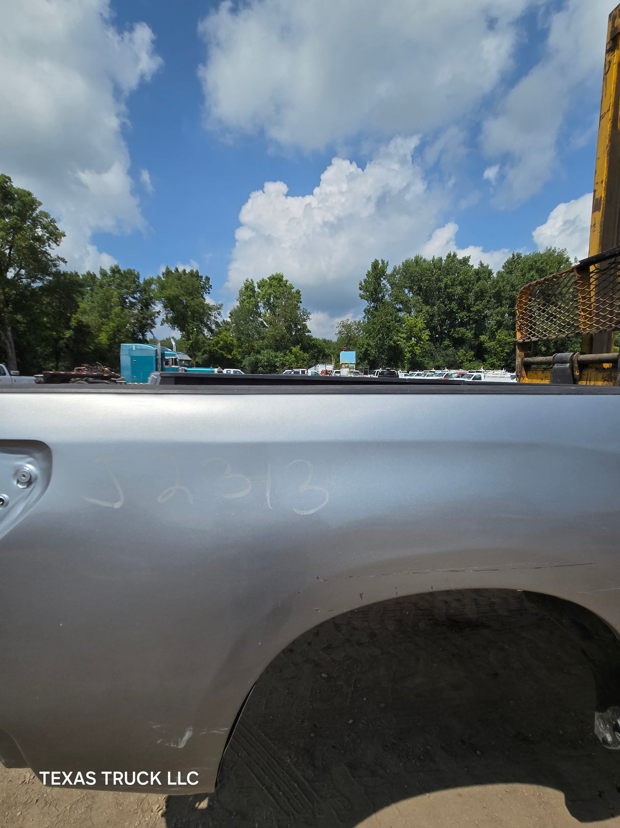 2007-2013 Toyota Tundra 6' 6" Short Truck Bed - Silver