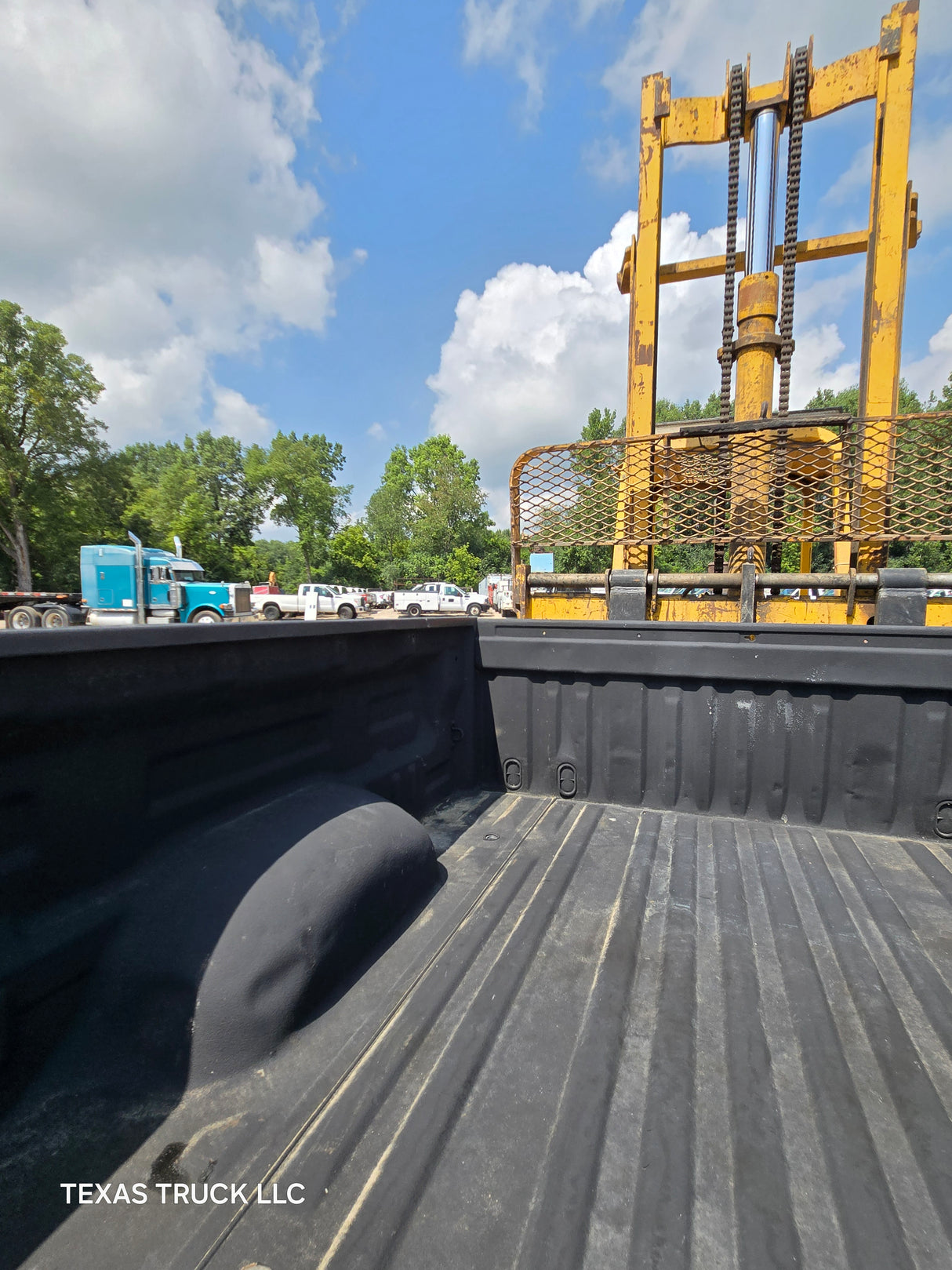 2007-2013 Toyota Tundra 6' 6" Short Truck Bed - Silver