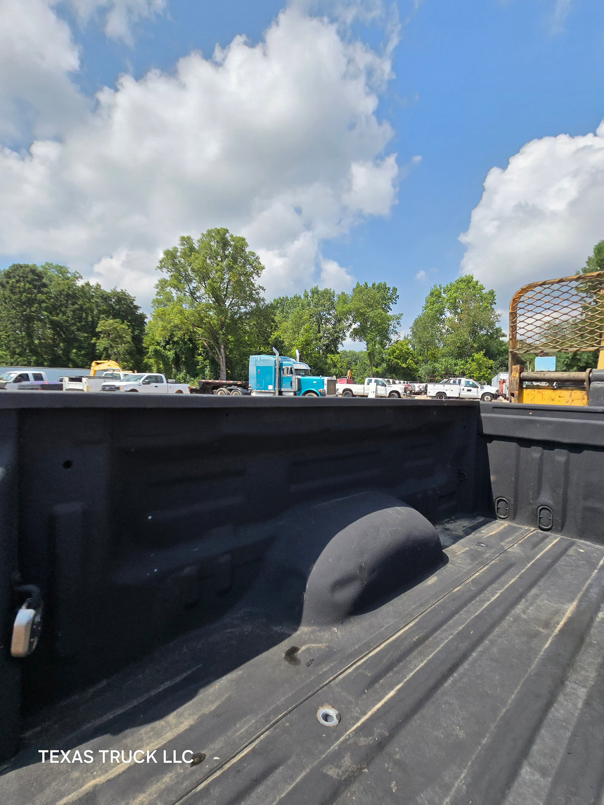 2007-2013 Toyota Tundra 6' 6" Short Truck Bed - Silver