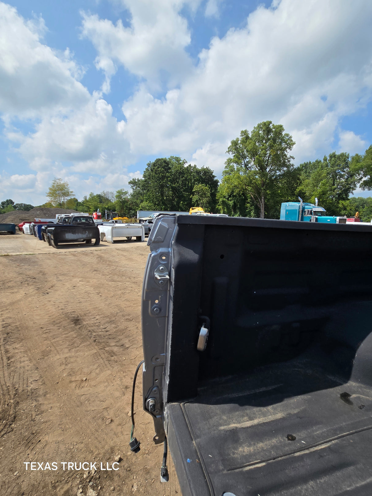 2007-2013 Toyota Tundra 6' 6" Short Truck Bed - Silver