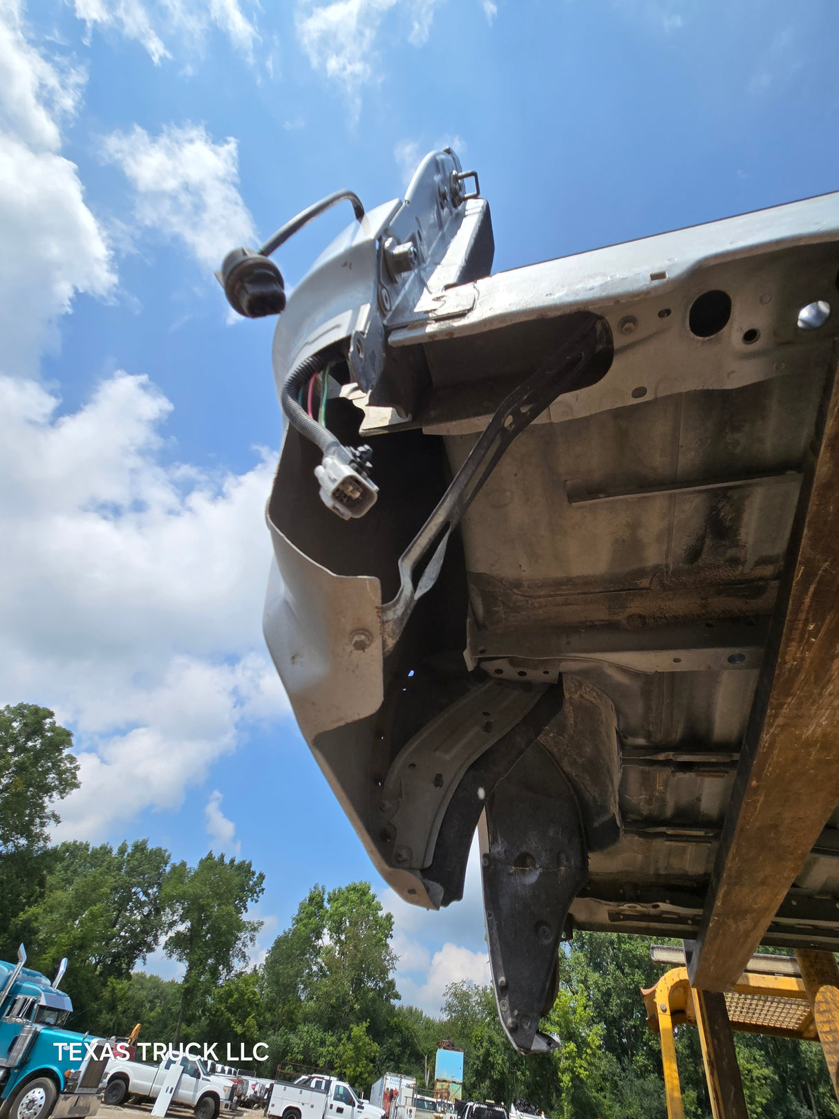 2007-2013 Toyota Tundra 6' 6" Short Truck Bed - Silver