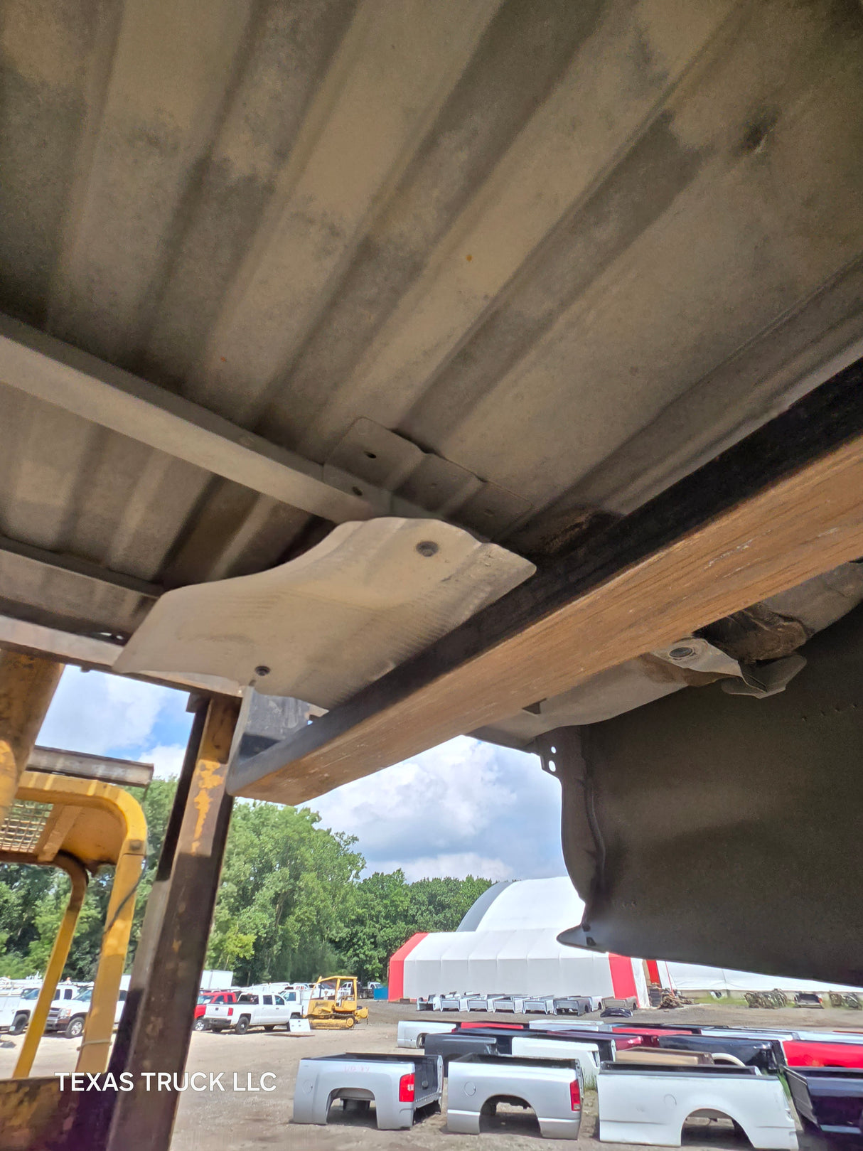 2007-2013 Toyota Tundra 6' 6" Short Truck Bed - Silver