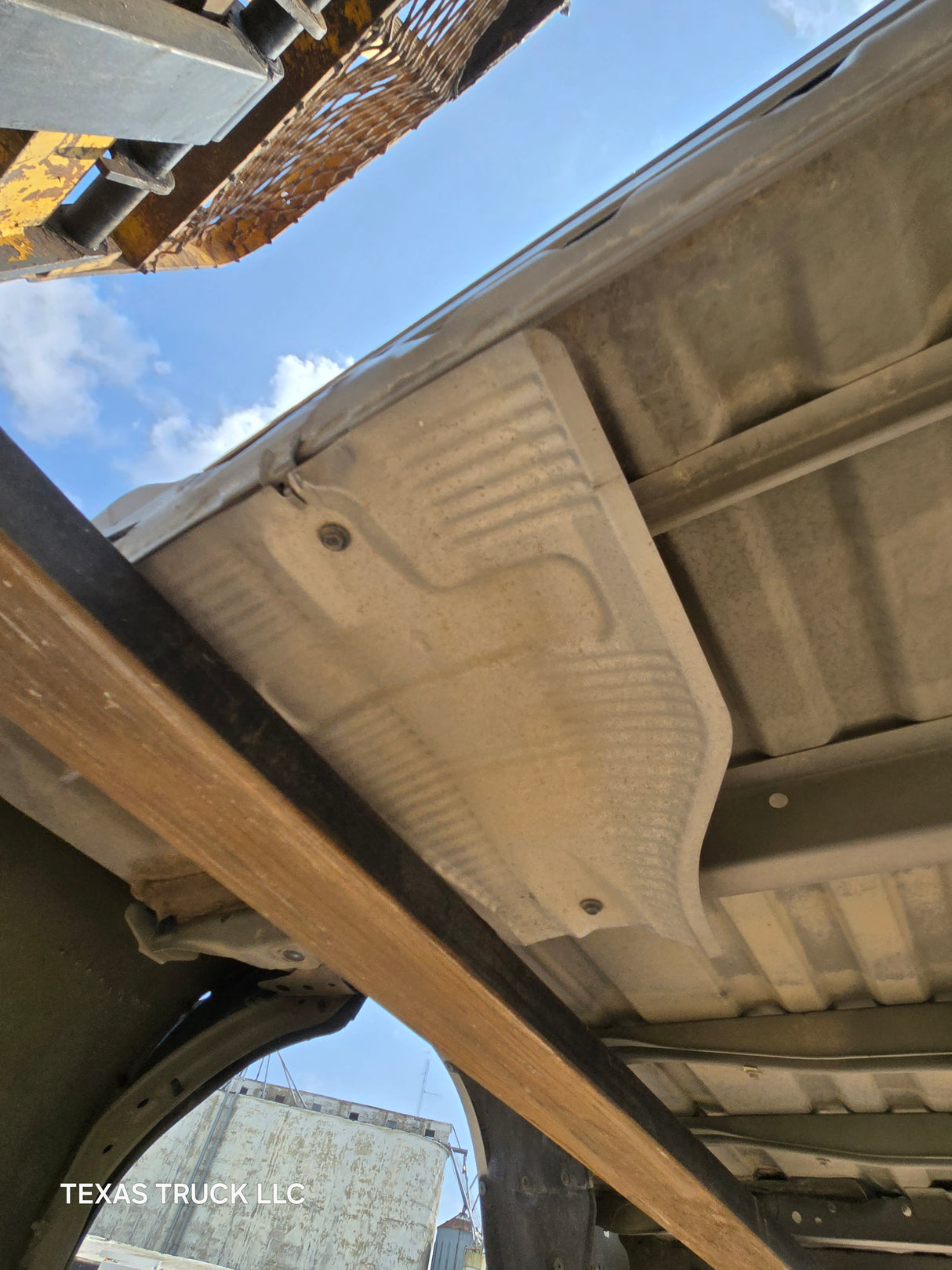 2007-2013 Toyota Tundra 6' 6" Short Truck Bed - Silver