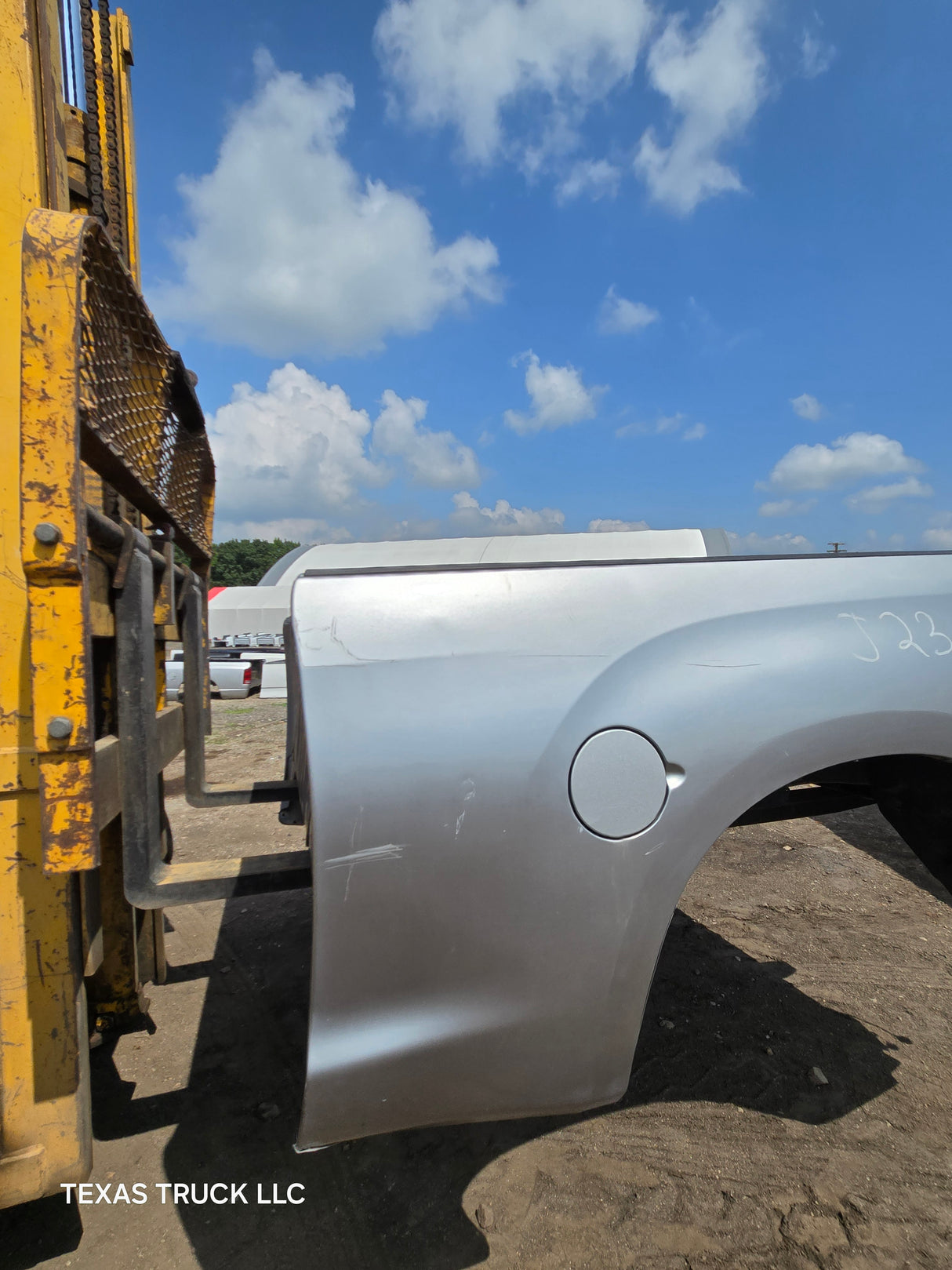 2007-2013 Toyota Tundra 6' 6" Short Truck Bed - Silver