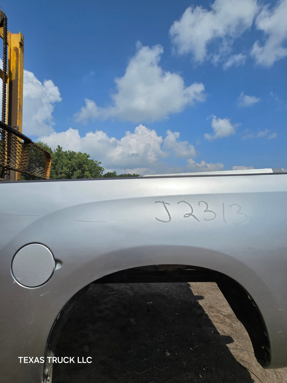2007-2013 Toyota Tundra 6' 6" Short Truck Bed - Silver