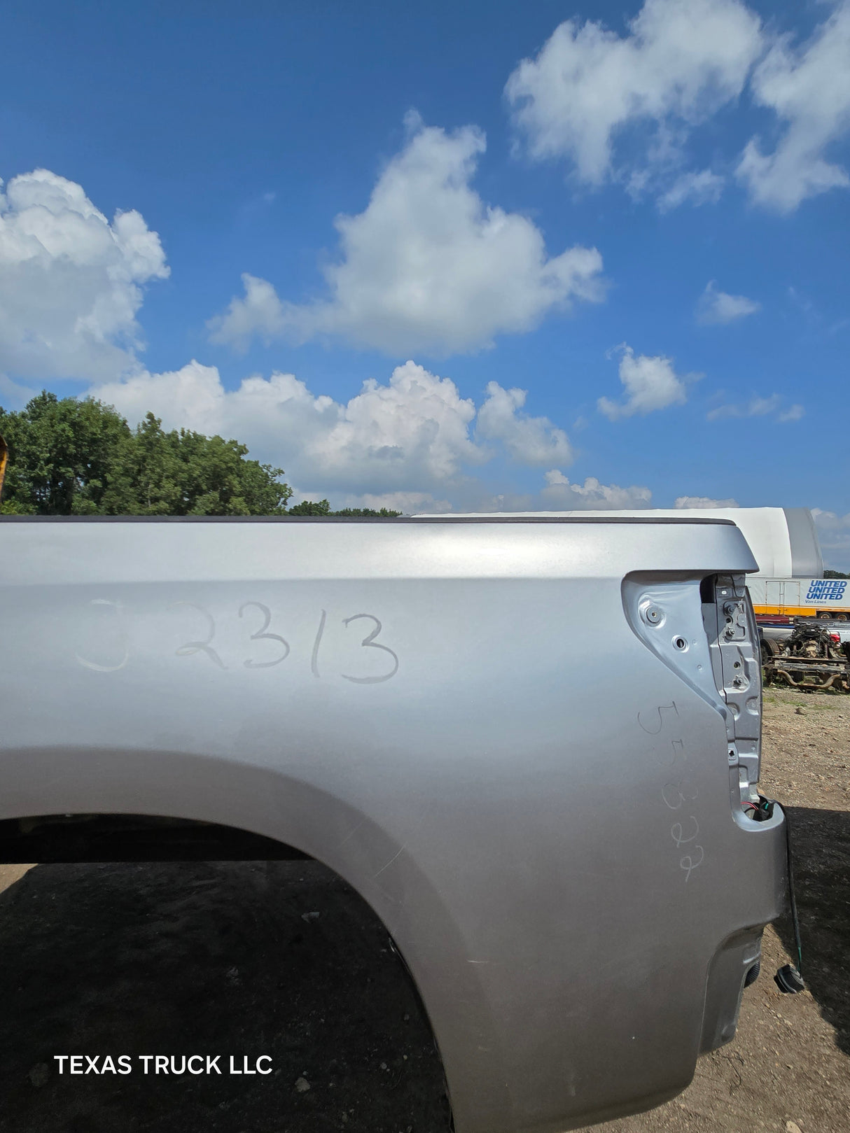 2007-2013 Toyota Tundra 6' 6" Short Truck Bed - Silver