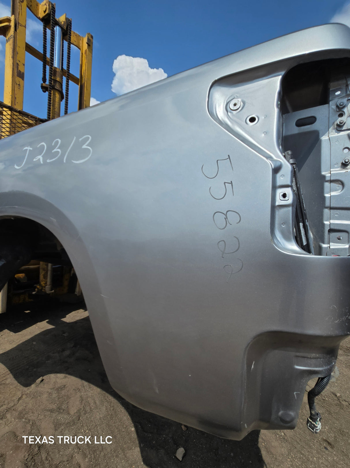 2007-2013 Toyota Tundra 6' 6" Short Truck Bed - Silver