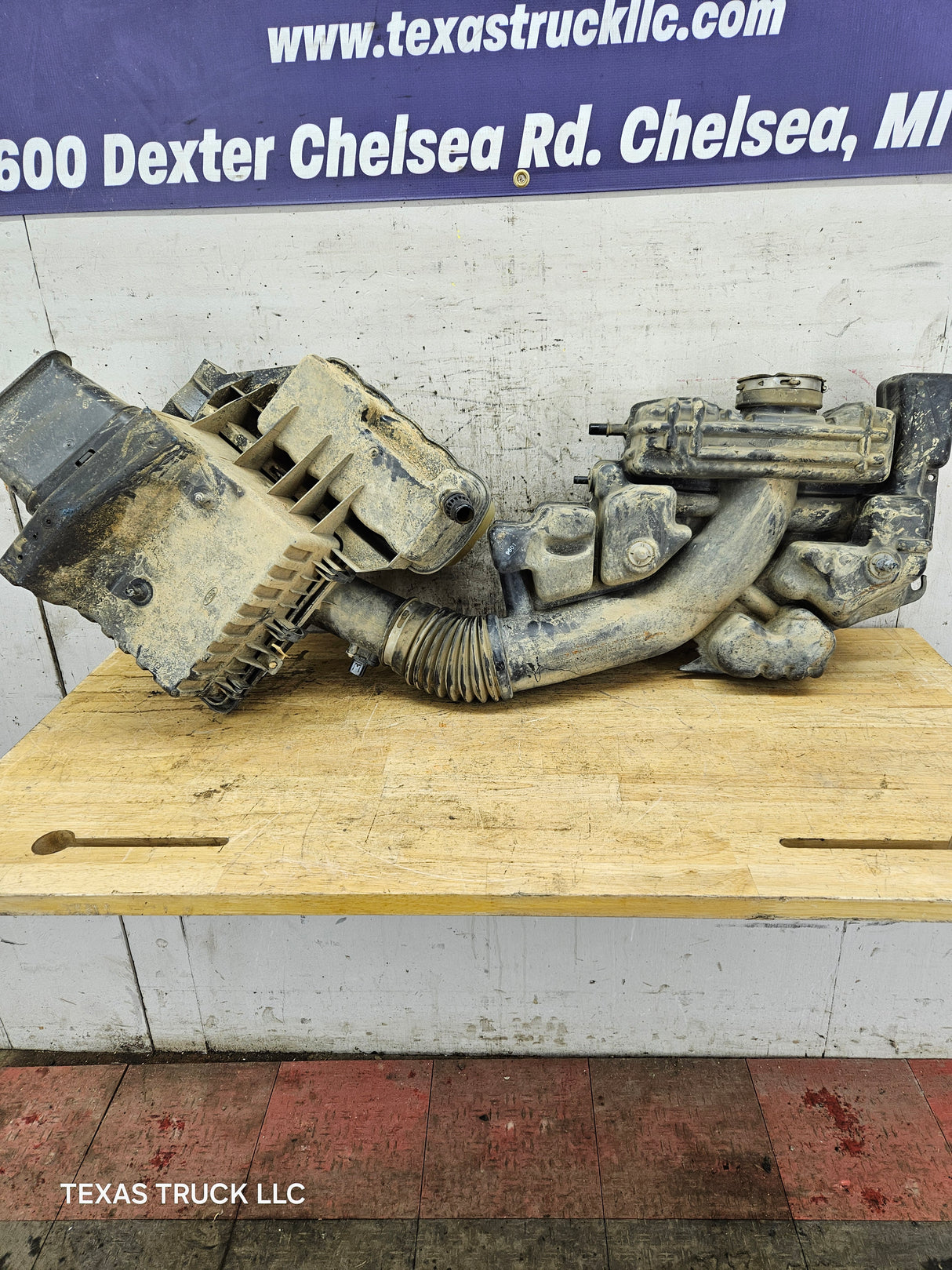 2011-2016 6.2L Air Intake Tube Duct Pipe & Air Filter Intake Box Lid & Coolant Reservoir OEM BC34-9F765-AA Ford Super Duty F250 F350 F450 F550